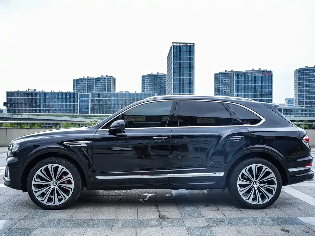Bentley Bentayga — фото 2