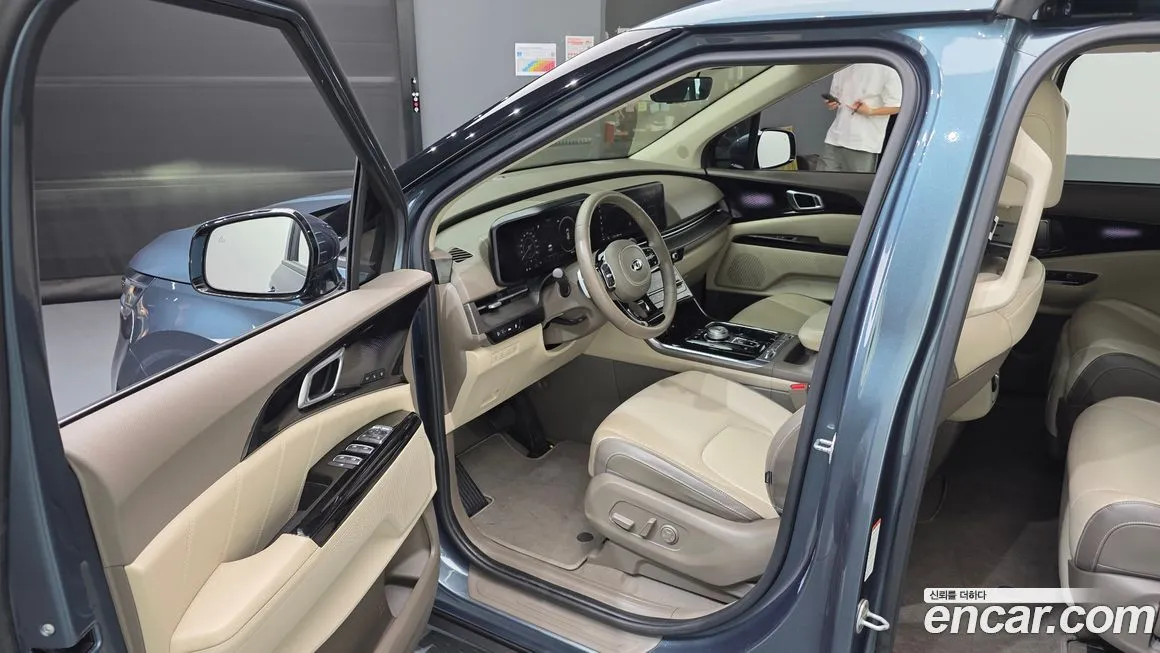 Kia Carnival — фото 10