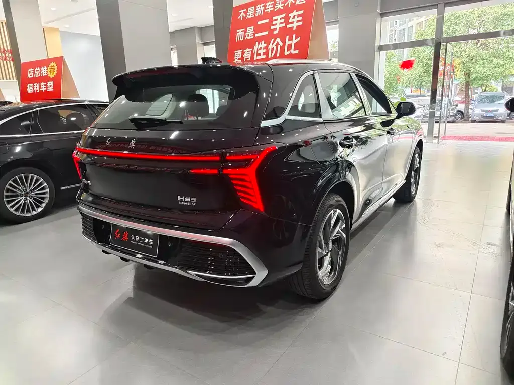 Hongqi HS3 PHEV — фото 10