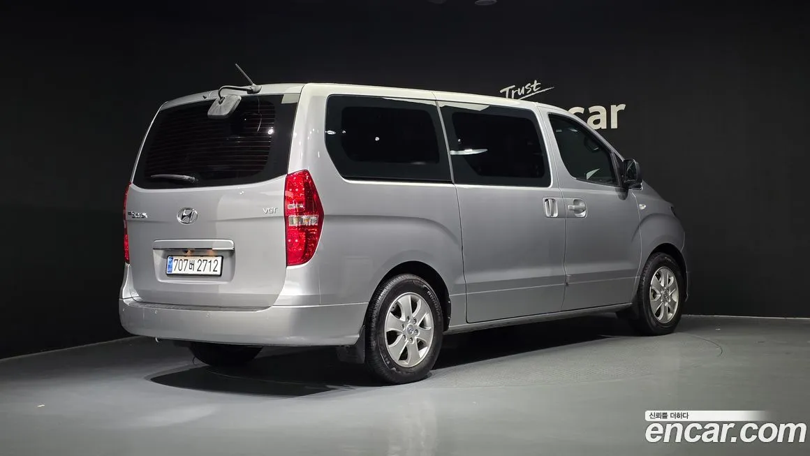 Hyundai Starex — фото 2