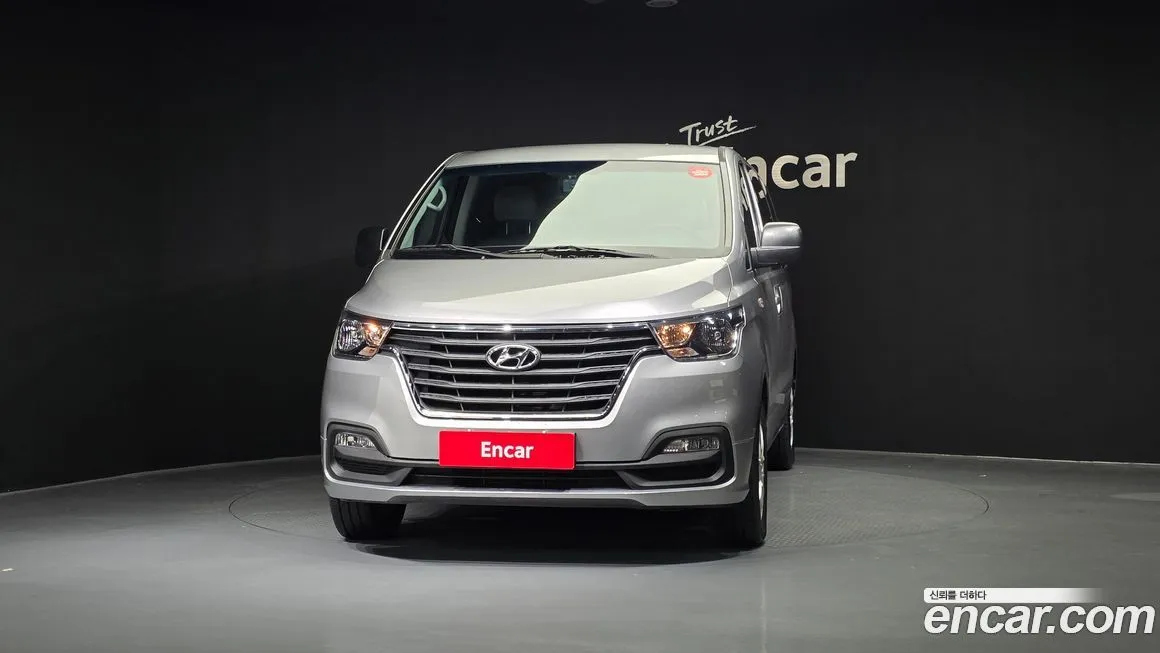 Hyundai Starex — фото 3