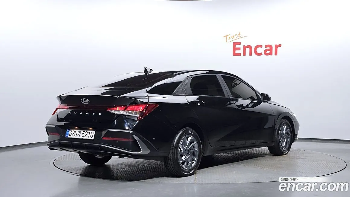 Hyundai AVANTE — фото 2