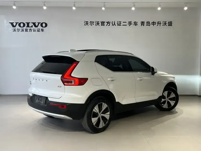 Volvo XC40 — фото 4