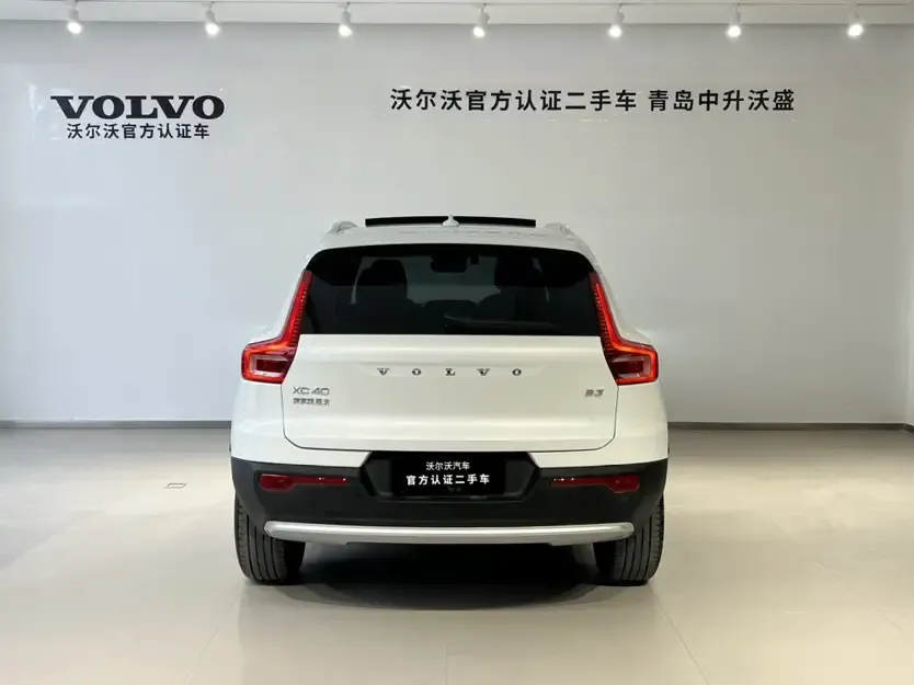 Volvo XC40 — фото 5