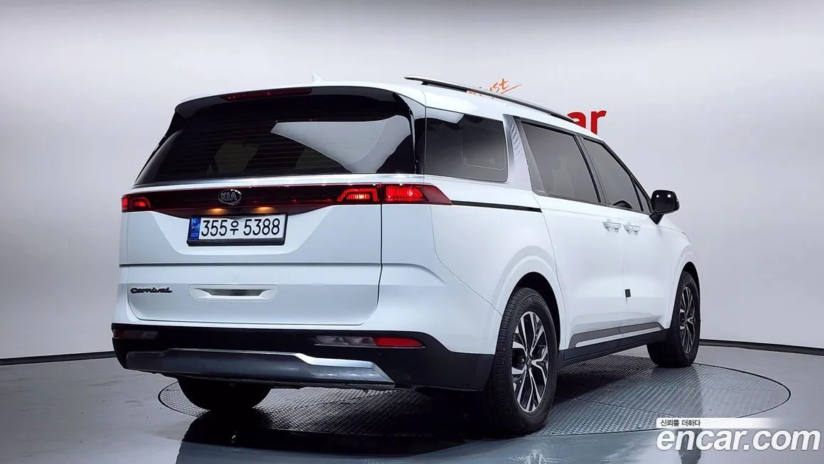 Kia Carnival — фото 2