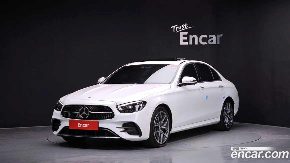 Mercedes-Benz E-Class — фото 1
