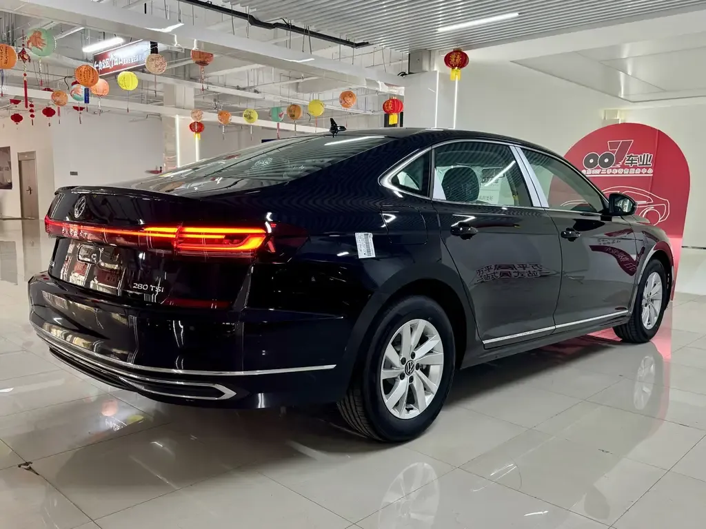 Volkswagen Passat — фото 7