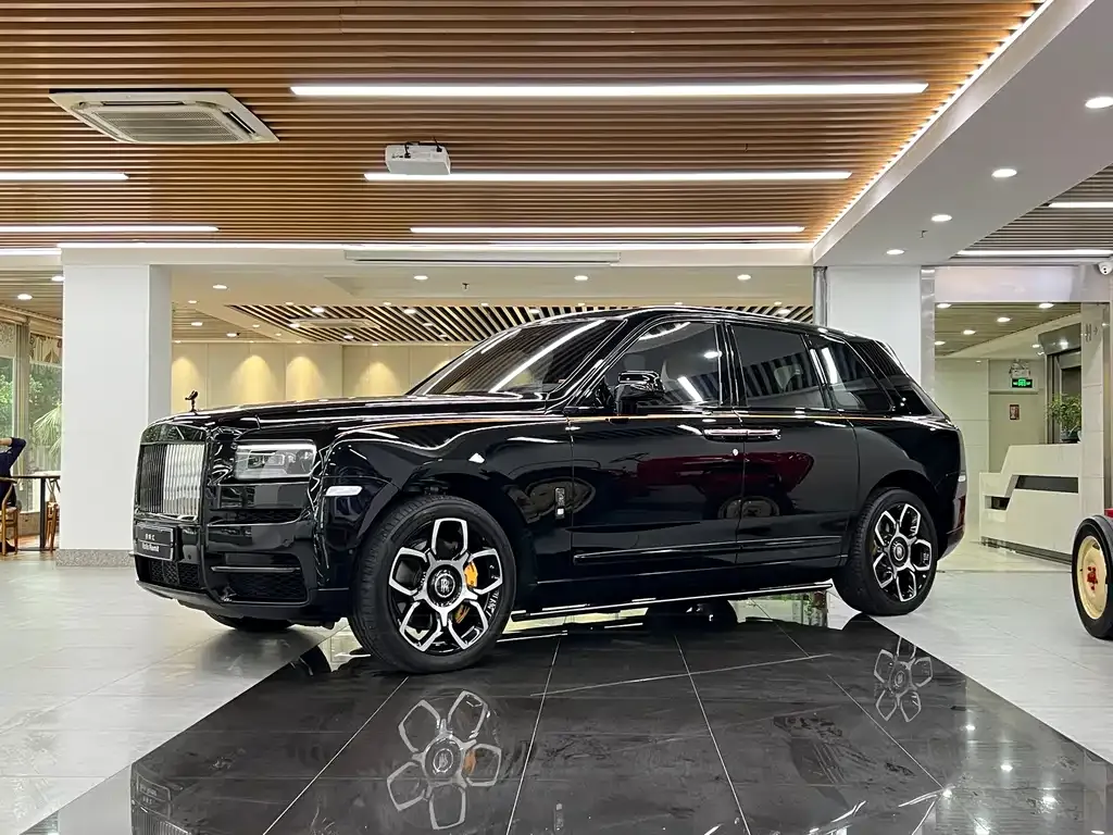 Rolls-Royce Cullinan — фото 1