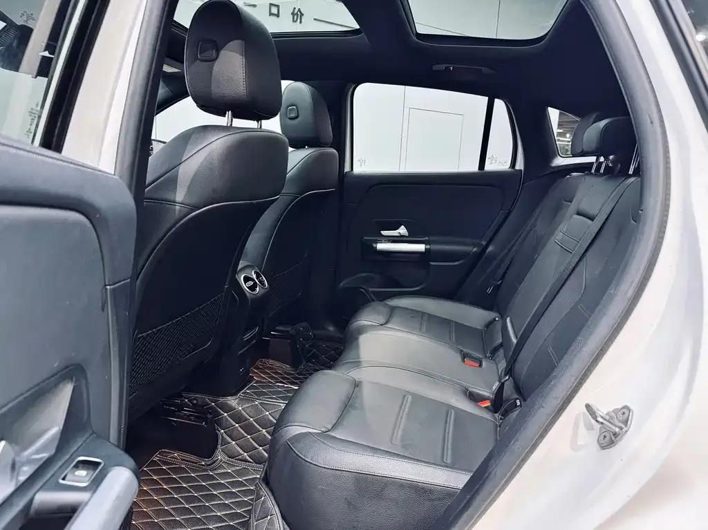 Mercedes-Benz GLA — фото 10