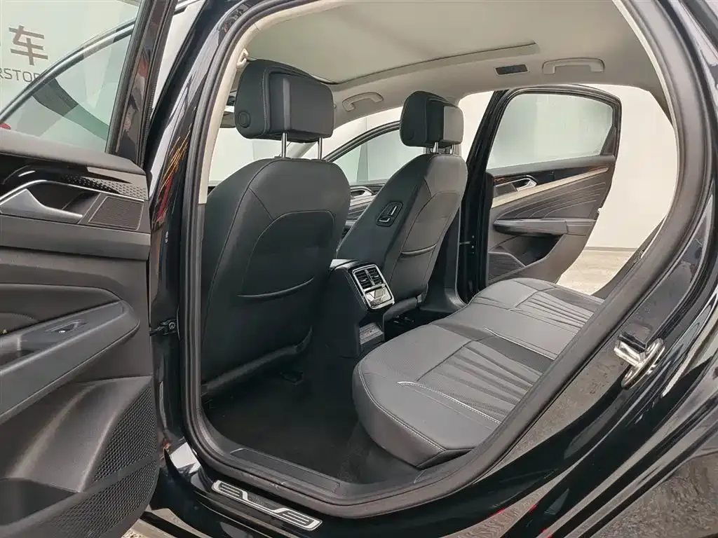 Volkswagen Passat — фото 8