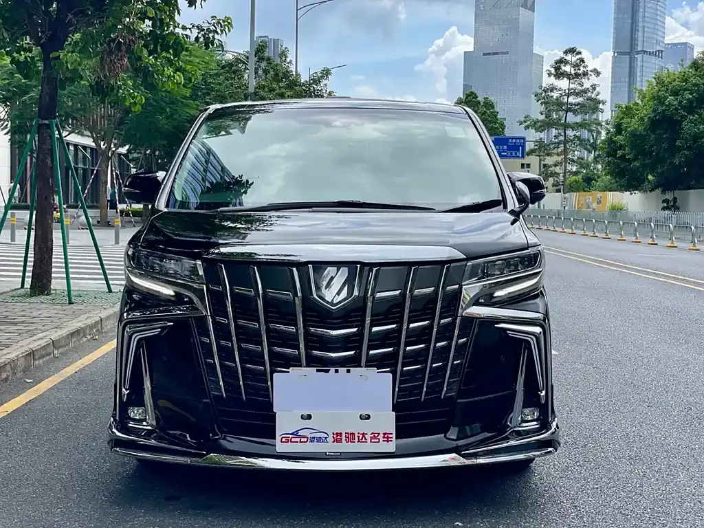 Toyota Alphard — фото 2