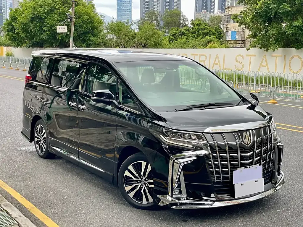 Toyota Alphard — фото 3