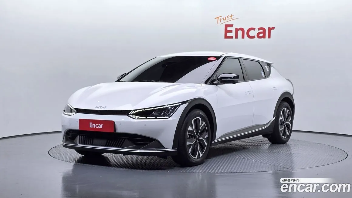 Kia EV6 — фото 1