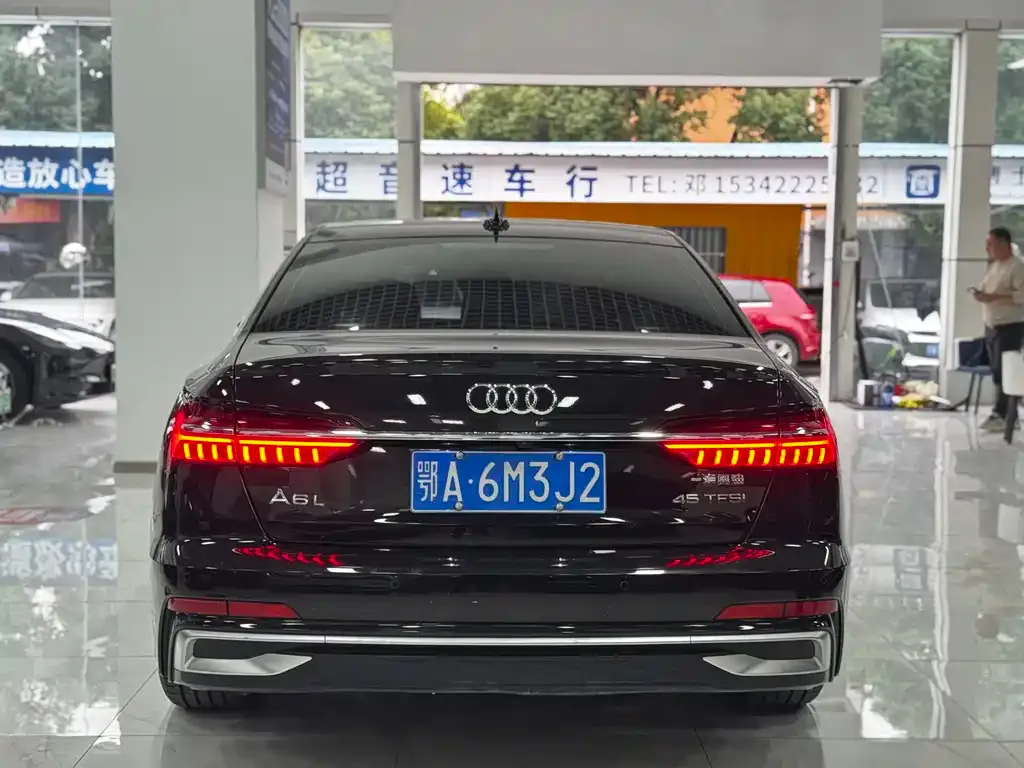 Audi A6L — фото 5