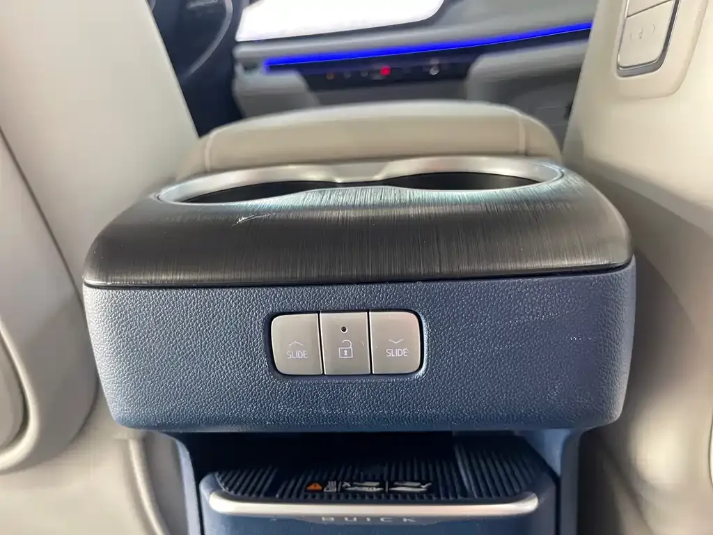 Buick GL8 Hybrid — фото 10