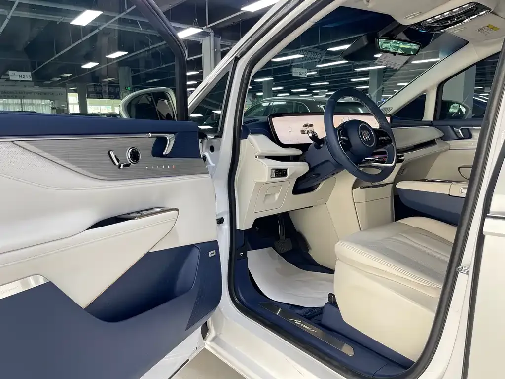 Buick GL8 Hybrid — фото 4