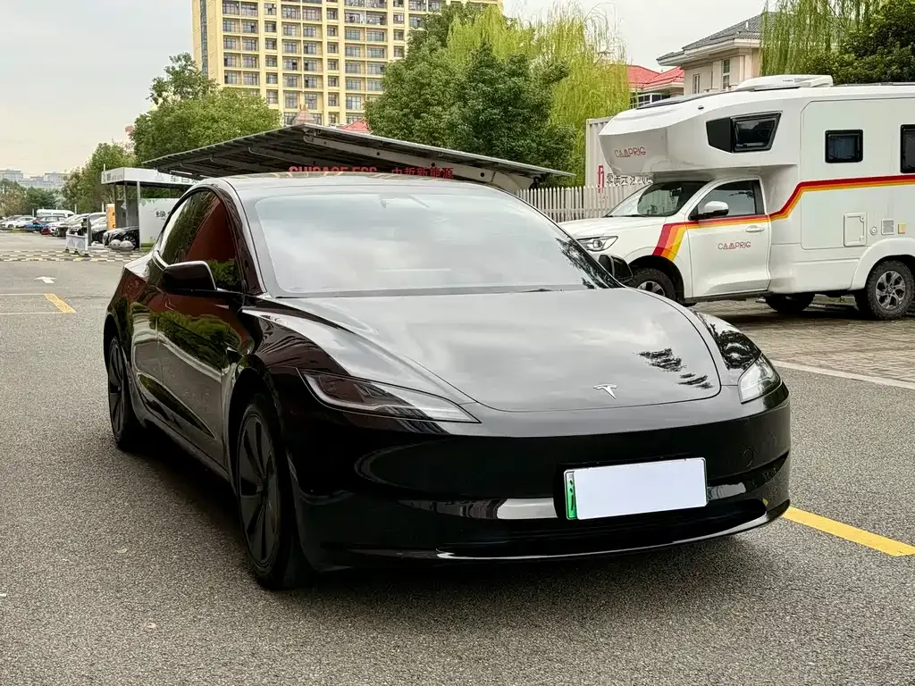 Tesla Model 3 — фото 3