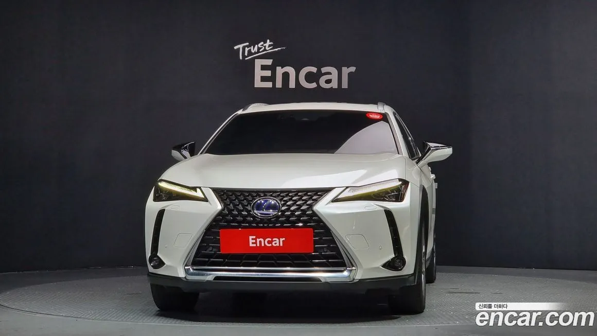 Lexus UX — фото 3