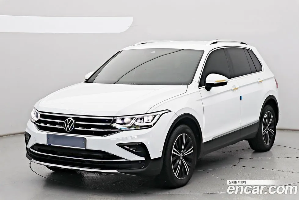 Volkswagen Tiguan — фото 1