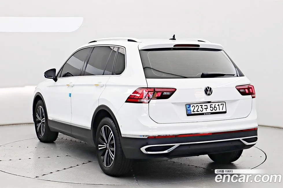 Volkswagen Tiguan — фото 4