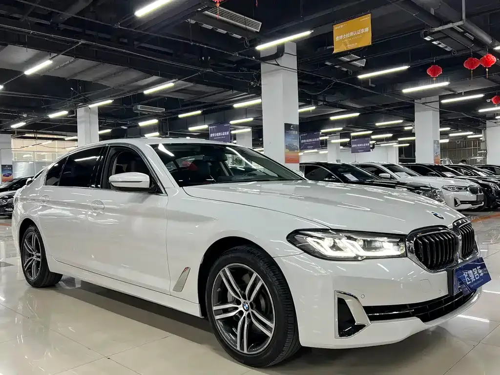 BMW 5 Series — фото 3