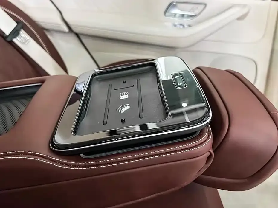 Mercedes-Benz GLS — фото 9