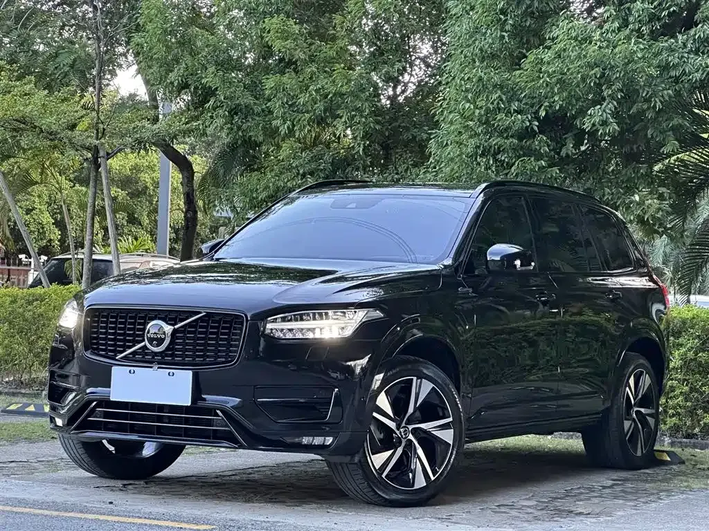 Volvo XC90 — фото 1