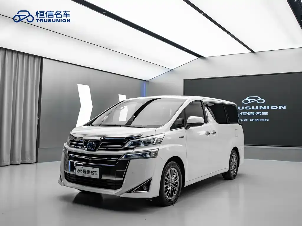 Toyota Vellfire — фото 1