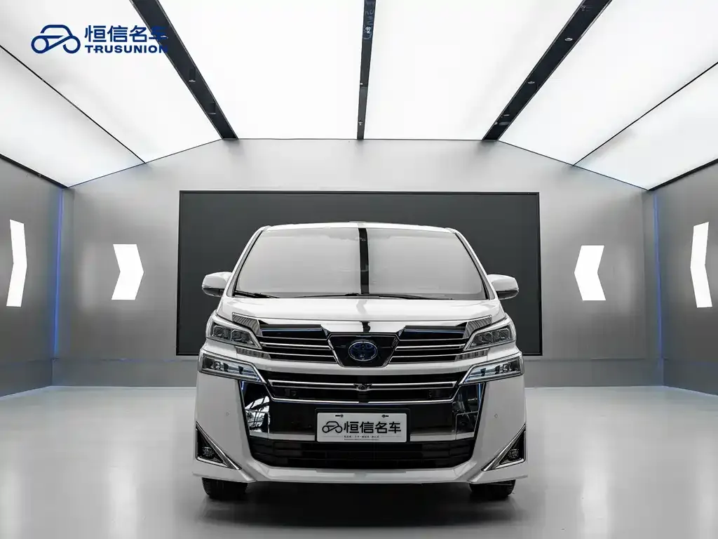 Toyota Vellfire — фото 2