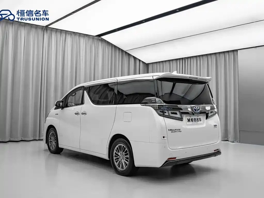 Toyota Vellfire — фото 4