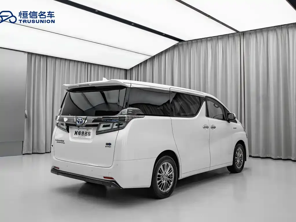 Toyota Vellfire — фото 6