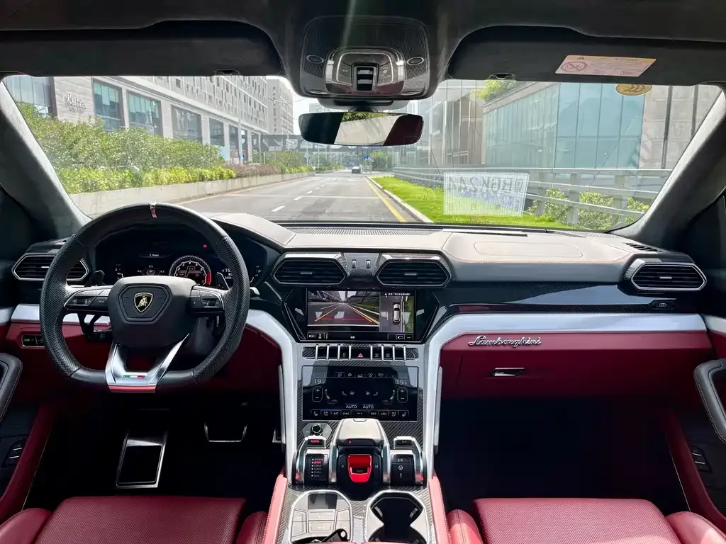 Lamborghini Urus — фото 10