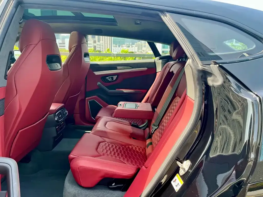 Lamborghini Urus — фото 8