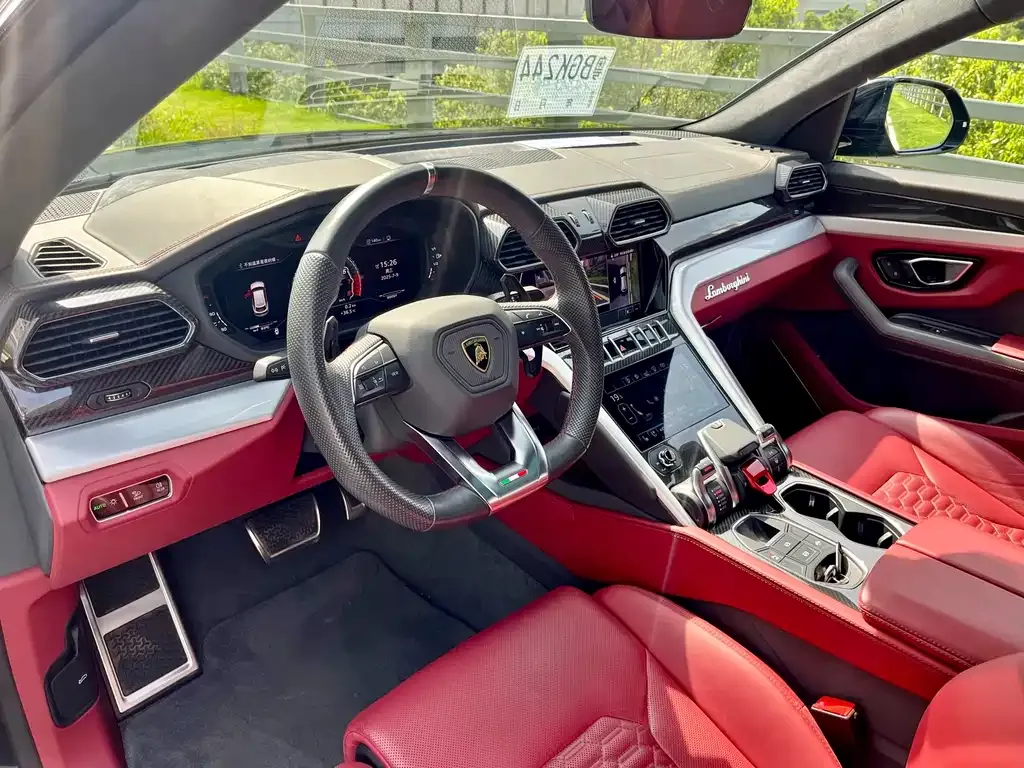 Lamborghini Urus — фото 9