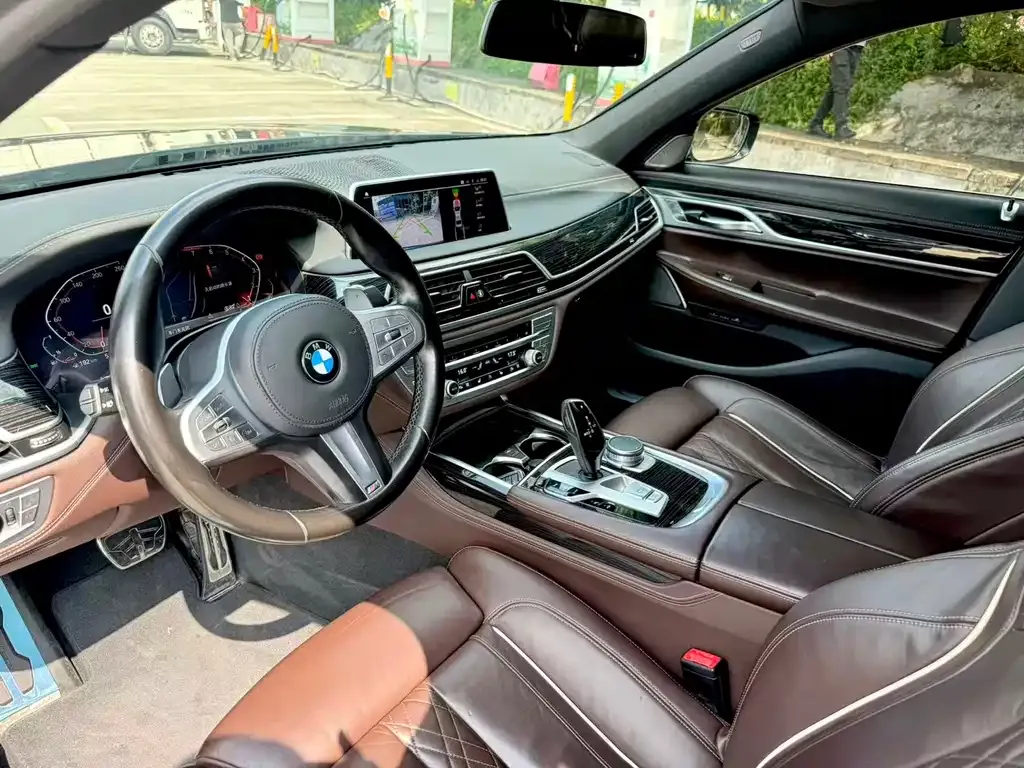 BMW 7 Series — фото 4