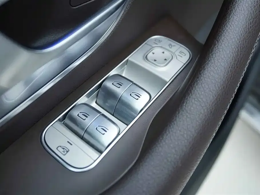Mercedes-Benz GLS — фото 10