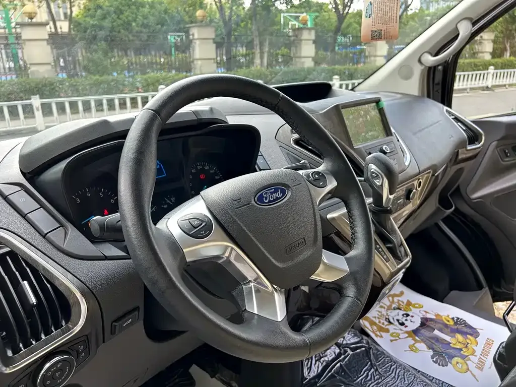 Ford Tourneo — фото 6