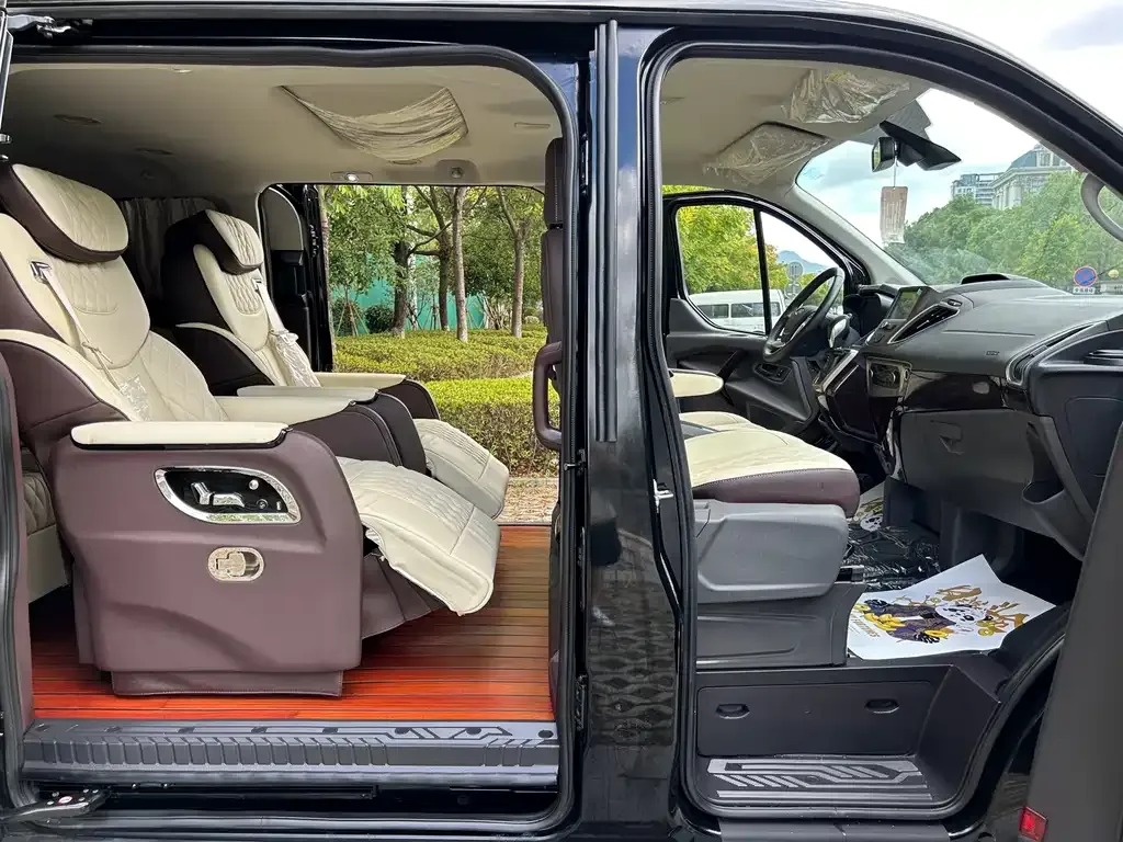 Ford Tourneo — фото 7