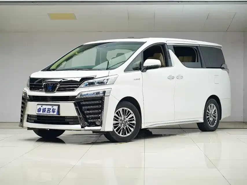 Toyota Vellfire — фото 1