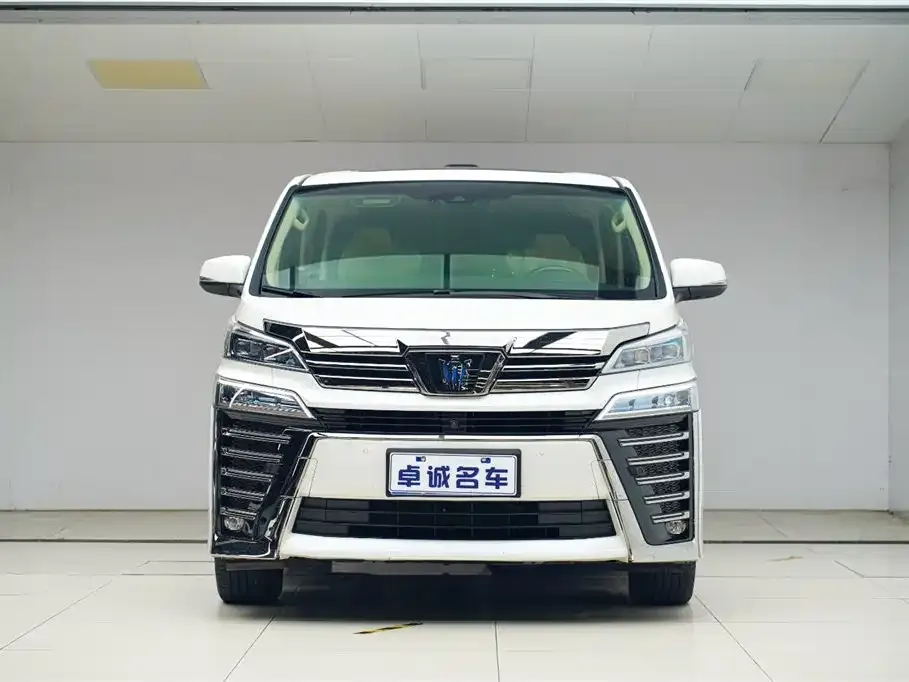 Toyota Vellfire — фото 2