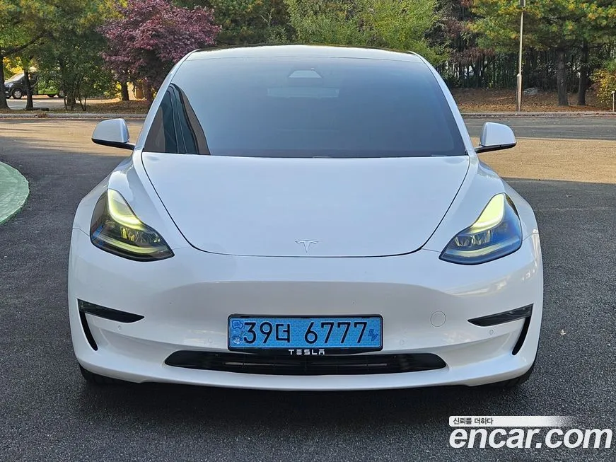 Tesla Model 3 — фото 1
