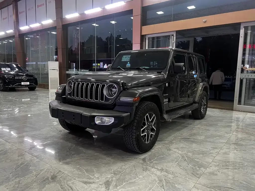 Jeep Wrangler — фото 1