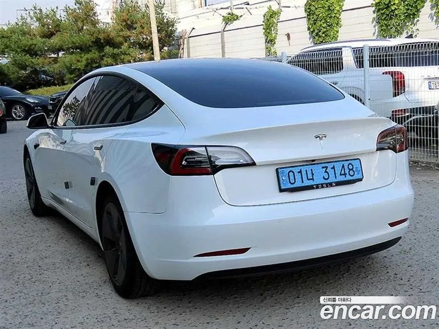 Tesla Model 3 — фото 3