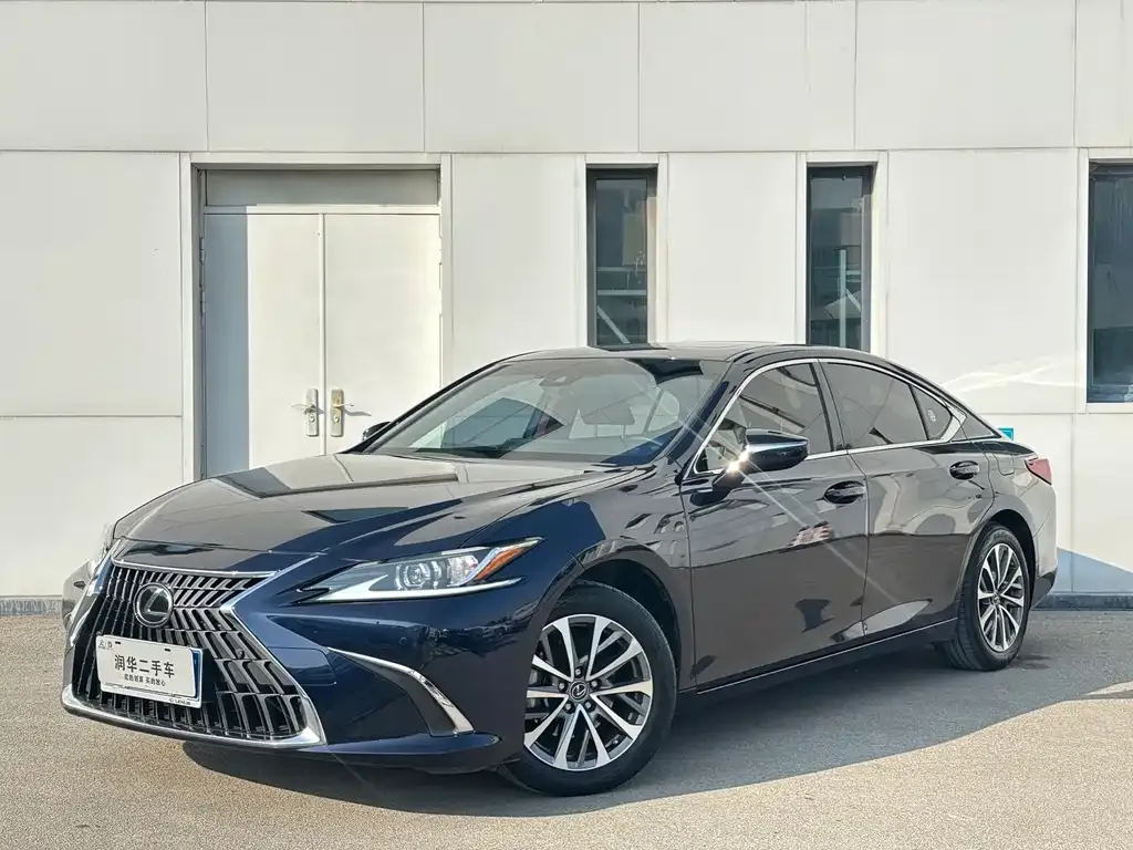 Lexus ES — фото 1