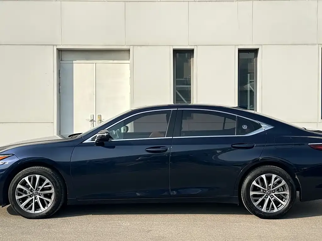 Lexus ES — фото 3
