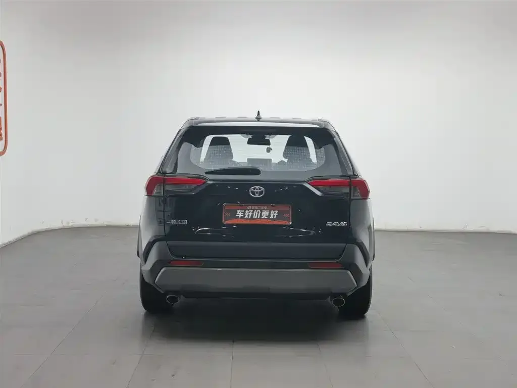 Toyota RAV4 — фото 4
