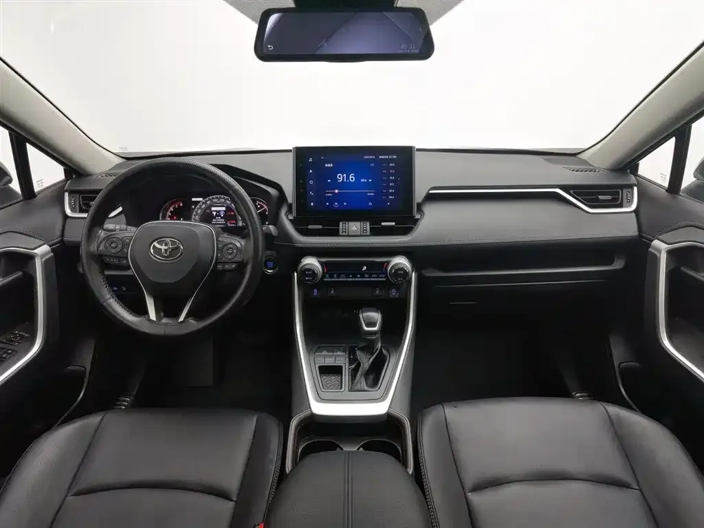 Toyota RAV4 — фото 5