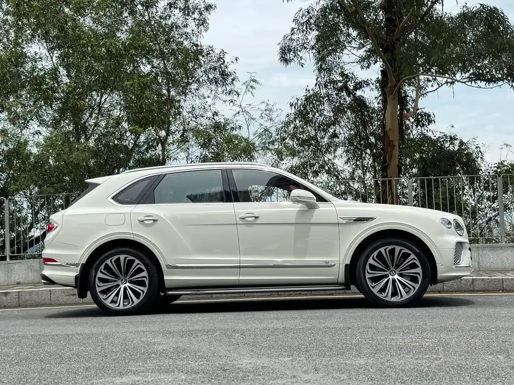 Bentley Bentayga — фото 7
