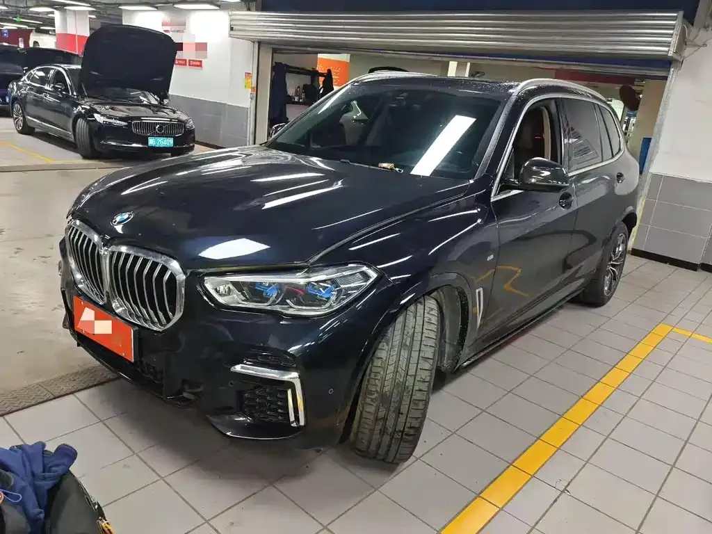 BMW X5 — фото 1