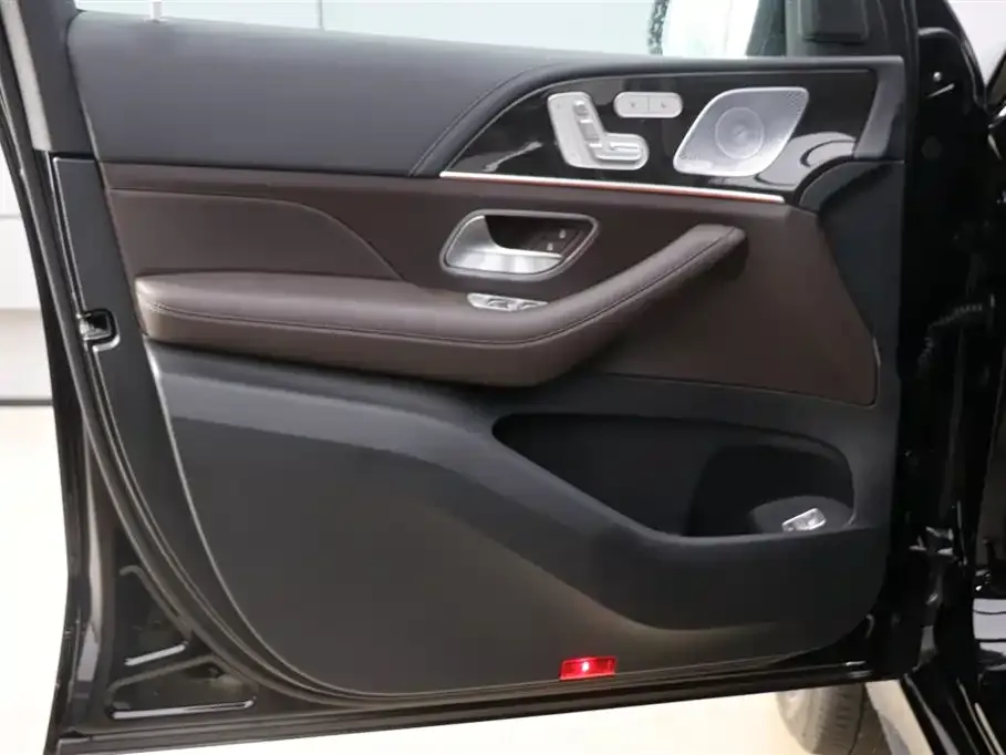Mercedes-Benz GLS — фото 10